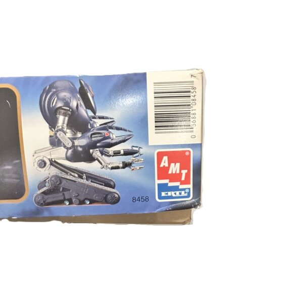 AMT ERTL Vintage Lost in Space Robot Plastic Model Kit #8458 1998 - Picture 14 of 14